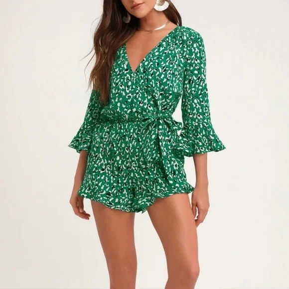 Lulu's Green Patterned Romper - Picture 1 of 7